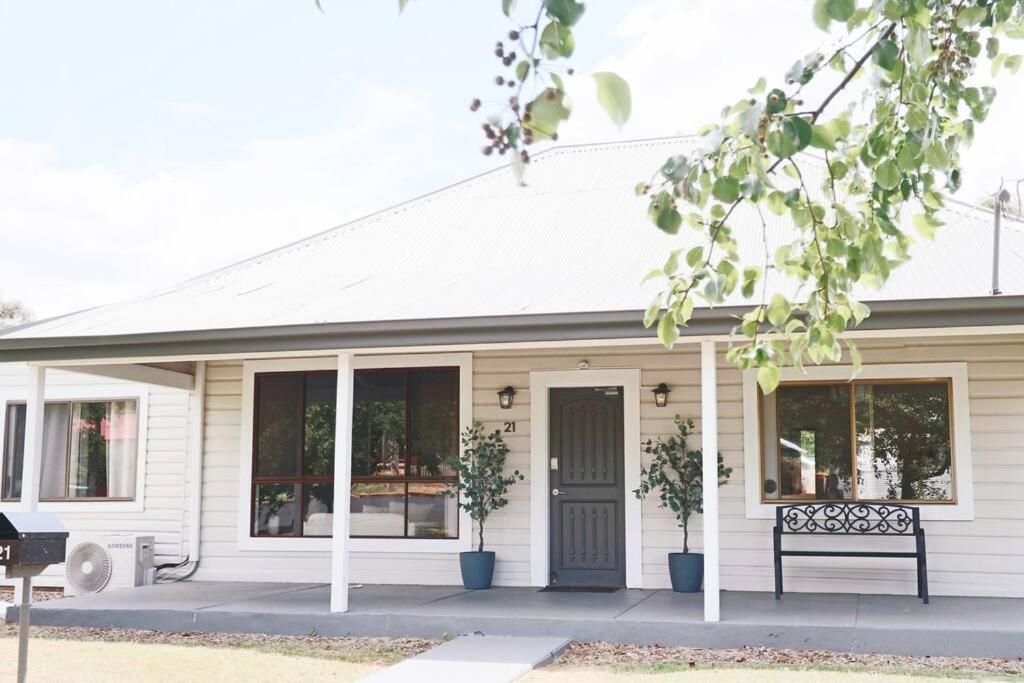 Jacaranda Cottage Dubbo Kültér fotó